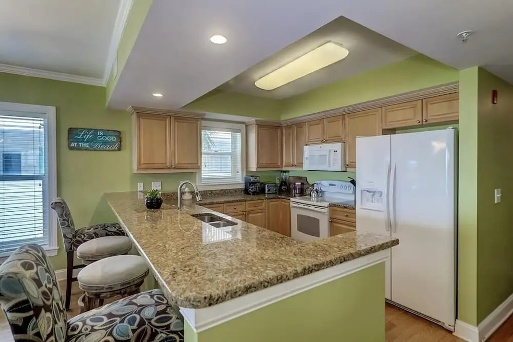 1010 Ocean Palms 103