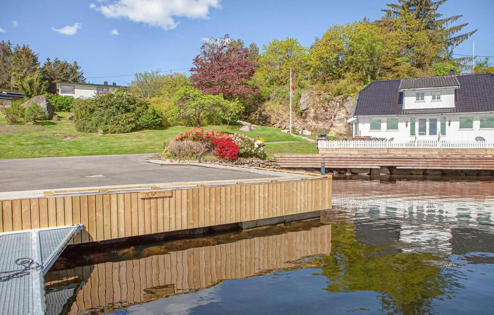 Nice Home in Farsund With 5 Bedrooms and Wifi