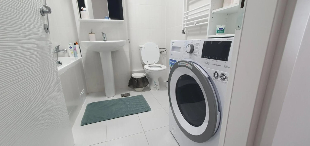 Studio spațios,intim+ loc parcare propriu,vedere panoramică,utilat de lux
