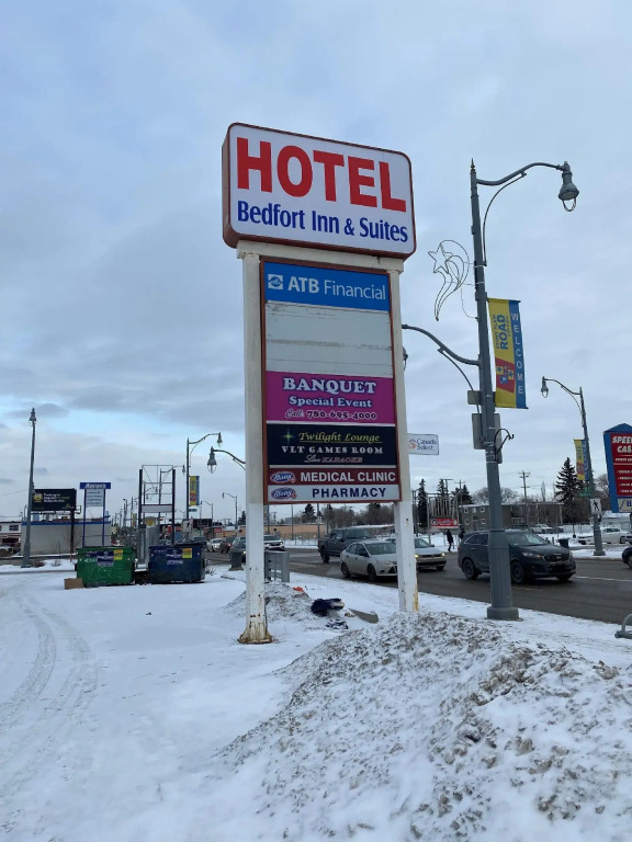 Bedfort Inn & Suites