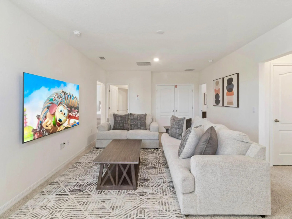Upstay - Solterra Resort Home w Hot Tub and Pool, Davenport