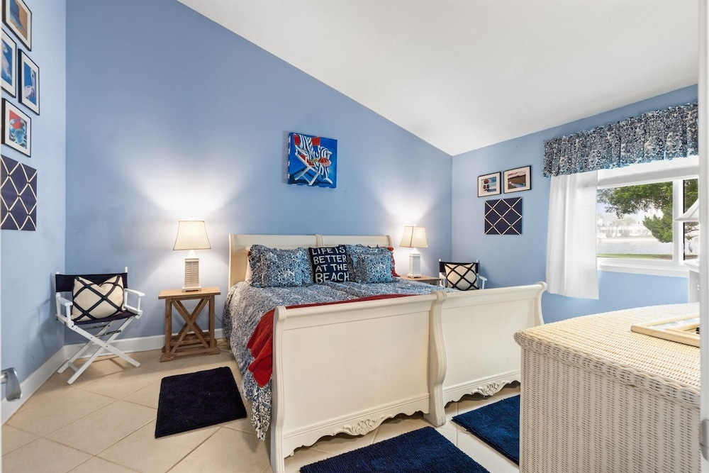 Shoreline Towers T/h 10 3 Bedroom Condo