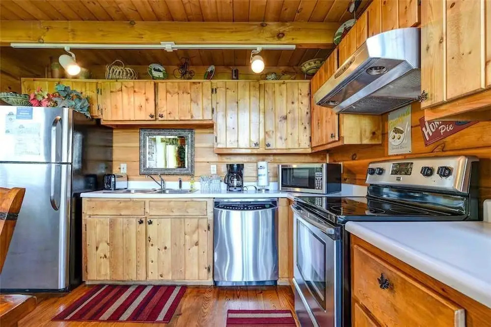 Solid Gold 1 Bedroom Home with Hot Tub