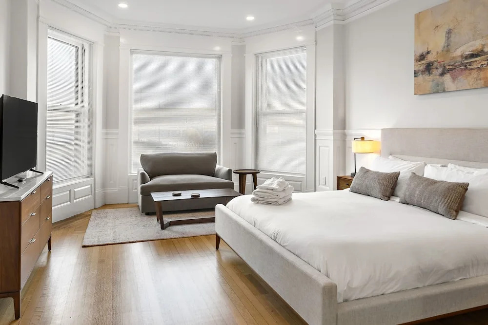 Charlesgate Suites