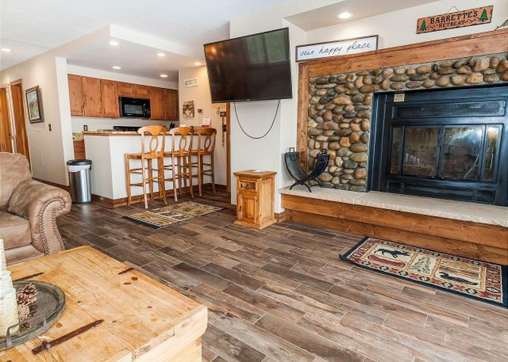 Pines by Summit County Mountain Retreats
