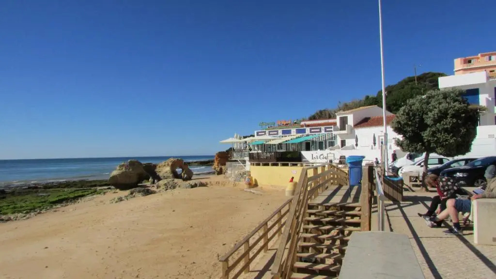 Pomba Branca (4-6 per.) Piscina, 500m Praia