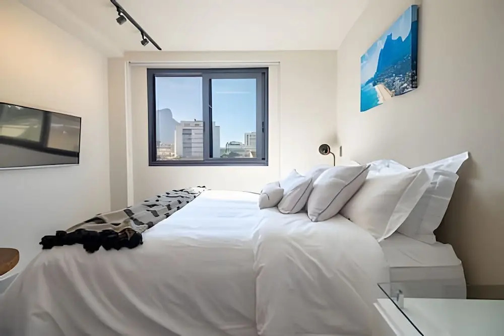 Gávea | 1 quarto, vista Cristo, prédio com infra - por Casapē Rio