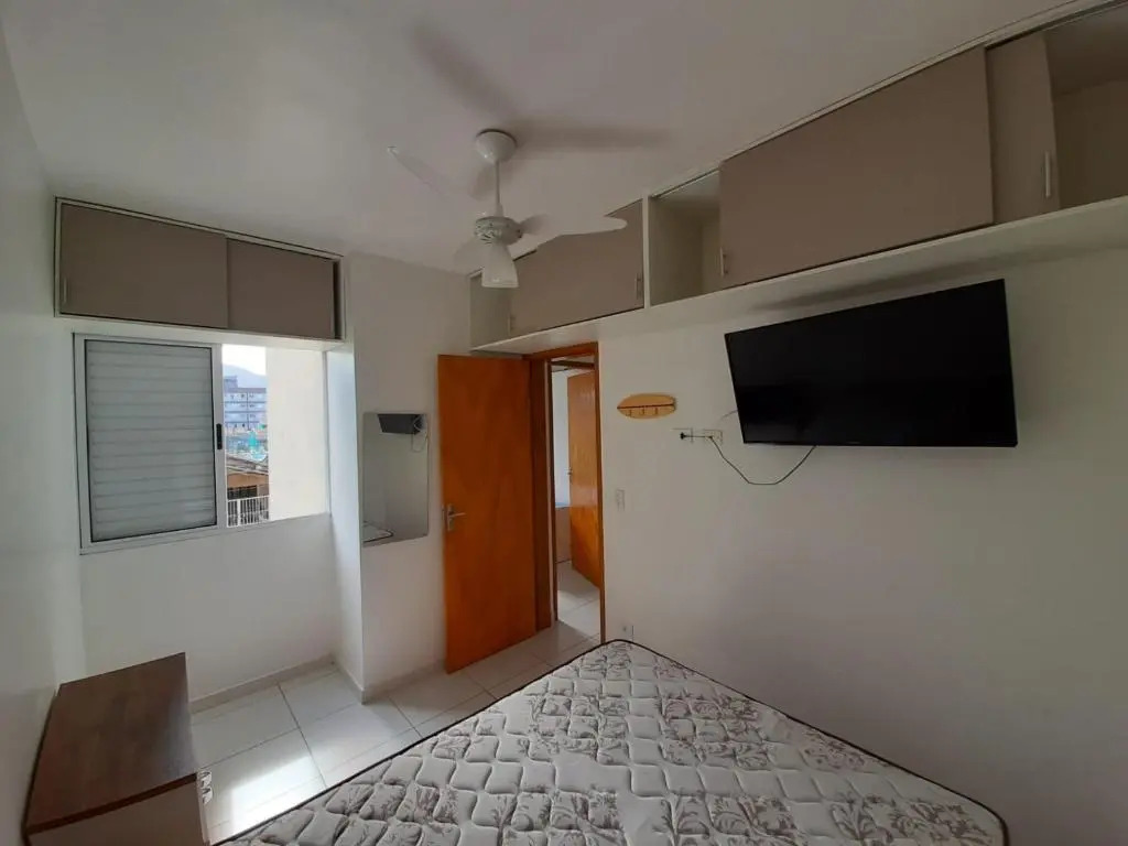 APTO PERTINHO DA PRAIA - Lindo e Equipado! Internet 400mb e 3 Tvs - Completo!