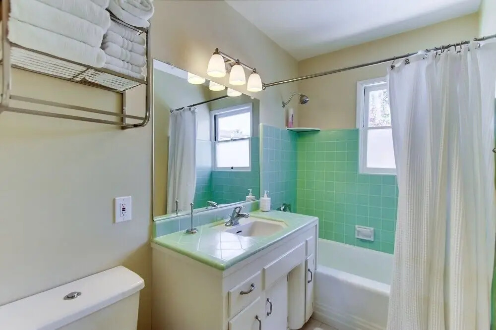 Pacific Shores II 3 Bedrooms 2 Bathrooms Duplex