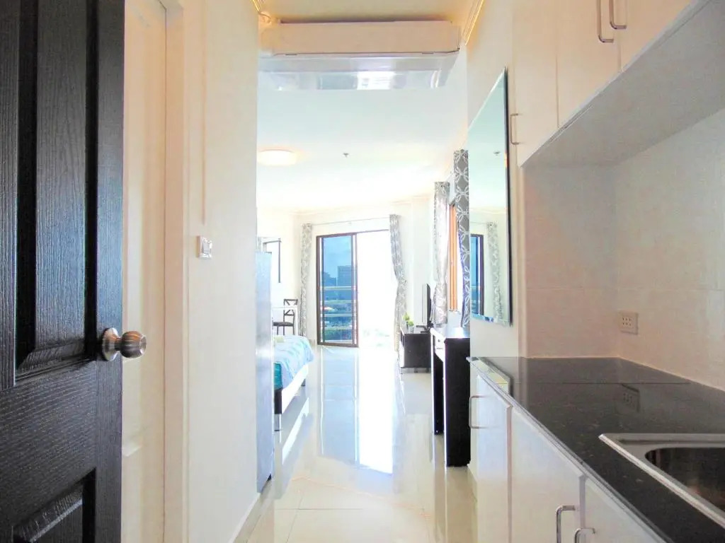 Sea View Beachfront Condos Pattaya Jomtien Beach
