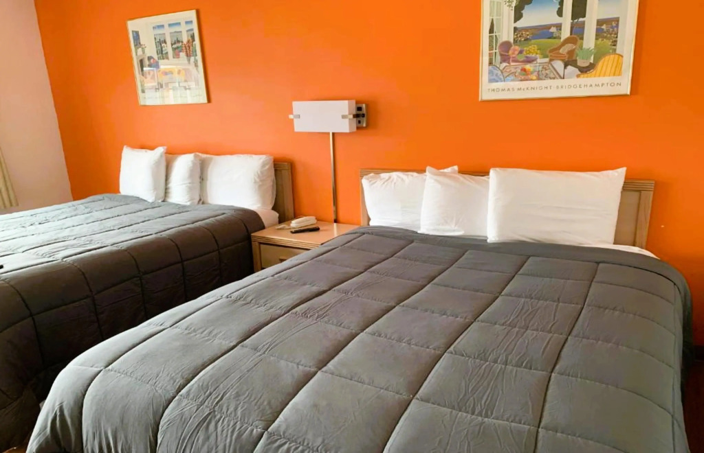Royal Gateway Motel
