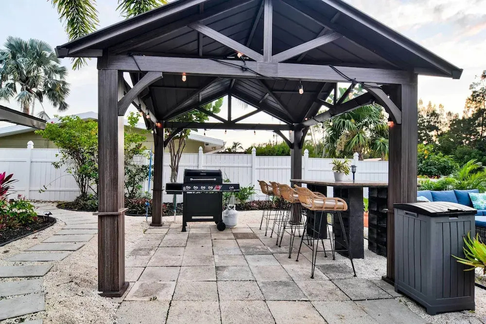 Backyard Oasis! Waterfront Haven in Bradenton