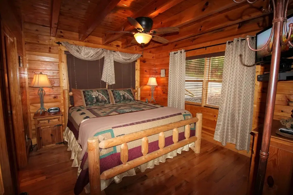 Birdnest Way Cabin 1258 - 2 Br cabin by RedAwning