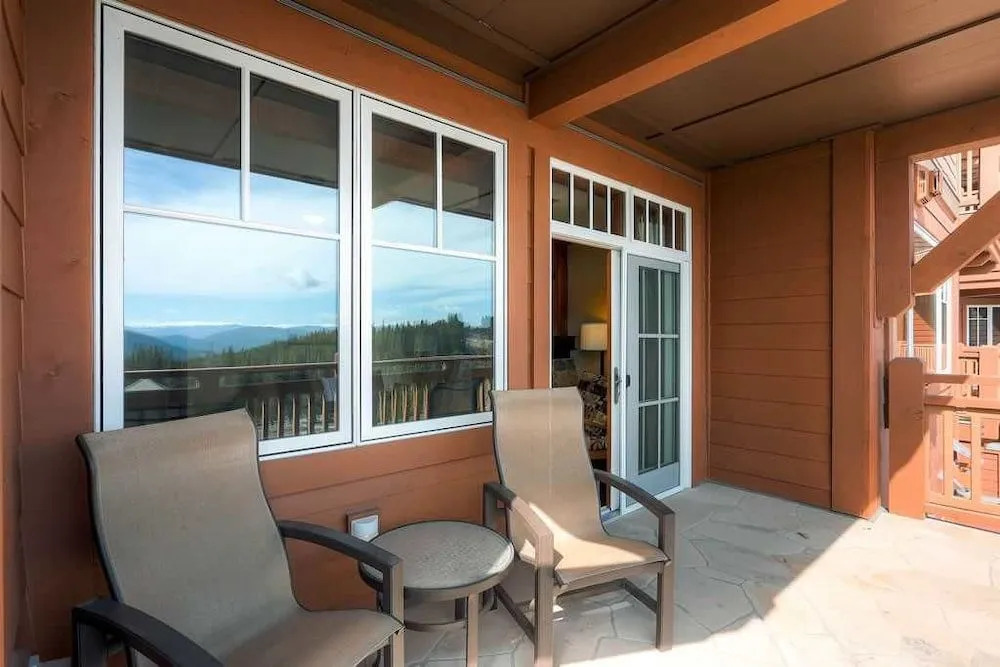 One Ski Hill Place 8312 - Ski In/Ski Out by RedAwning