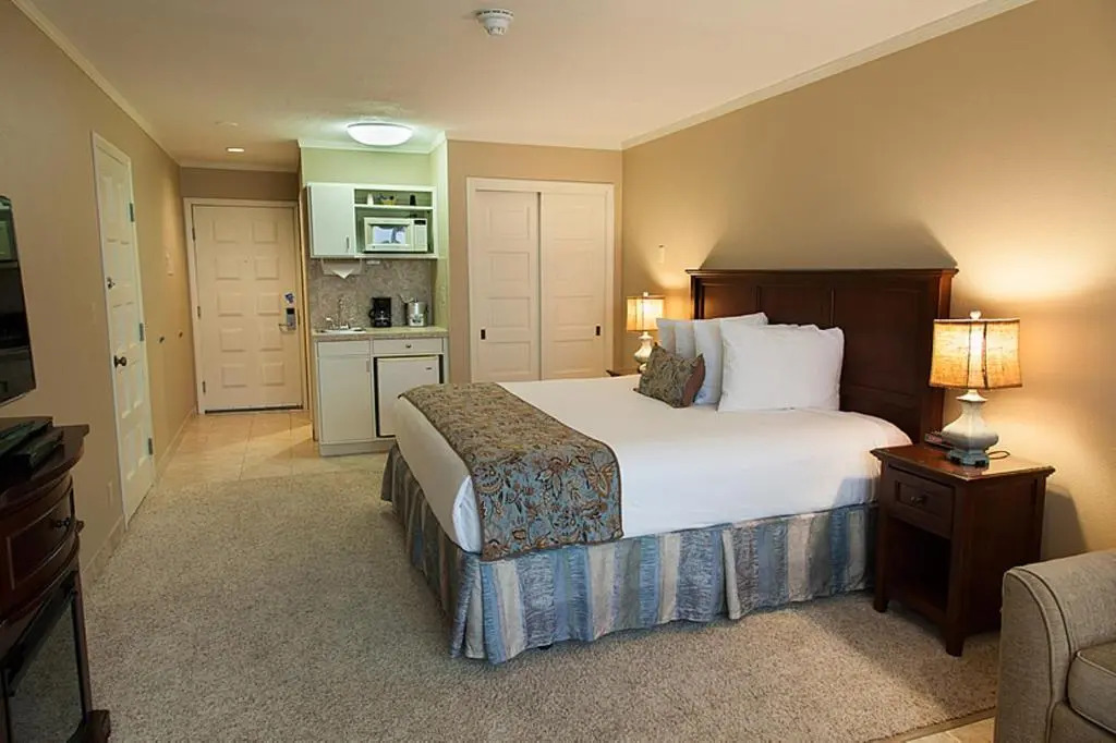 Inn at Spanish Head Resort Hotel