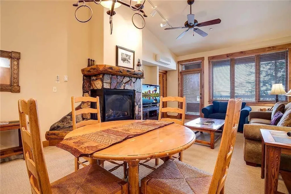 Tl2312 Lovely top Floor Home With Beautiful Views - Winter Specials!