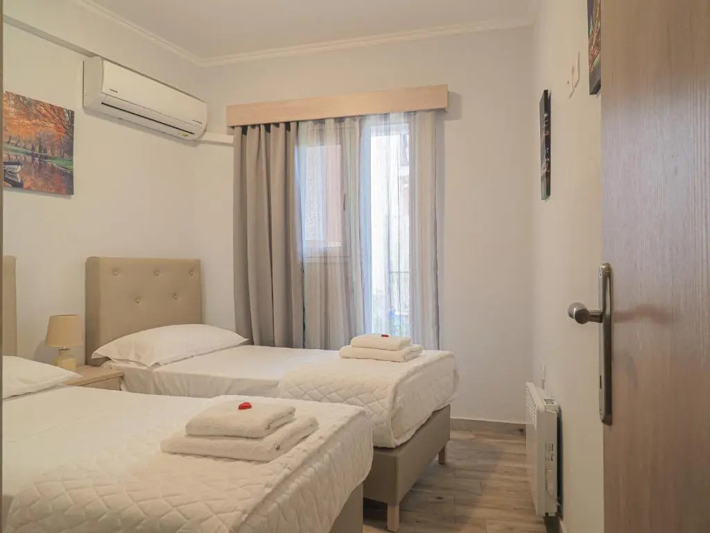 Charmy 2BD Apartment near Mon Repos Beach