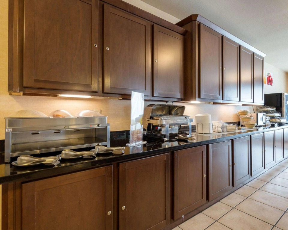 Quality Suites Huntsville Near University