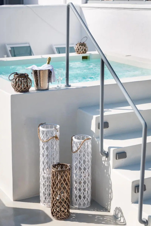Zoumis Residence