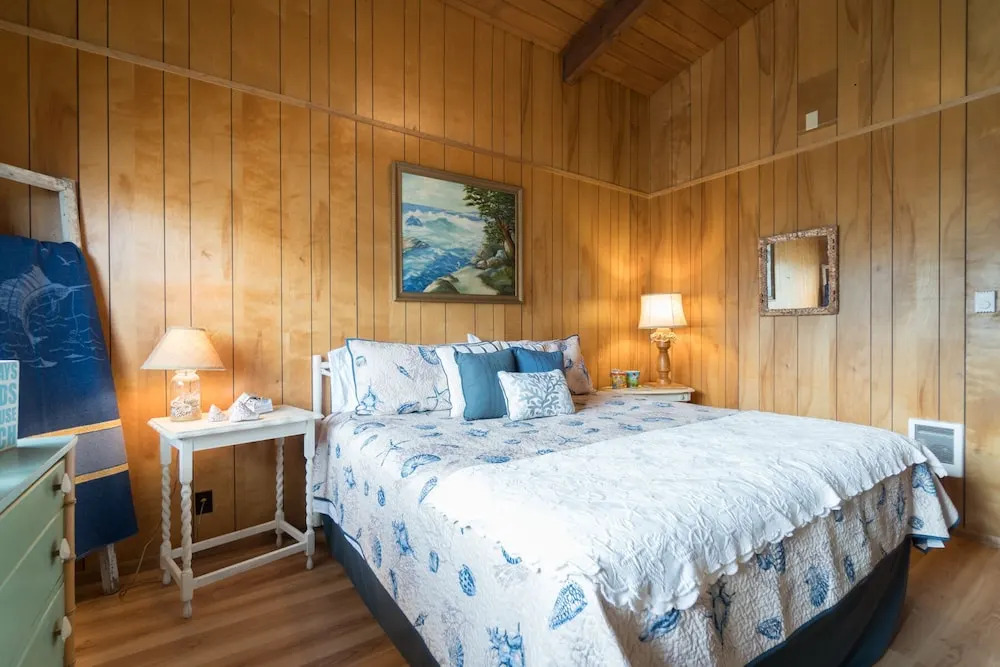 Neptune Hideaway 3 Bedrooms 1.5 Bathroom Home