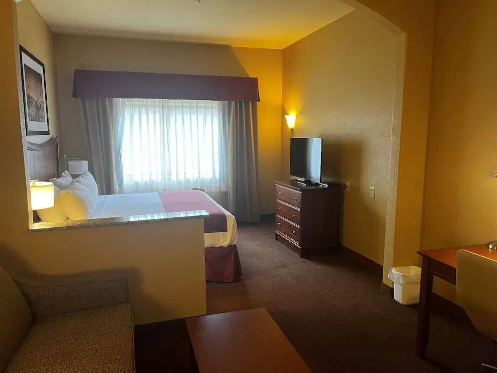Best Western Park Heights Inn & Suites