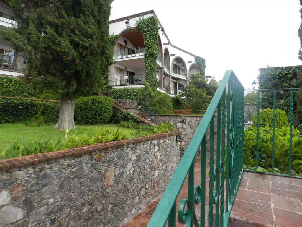 hotel la ermita suites