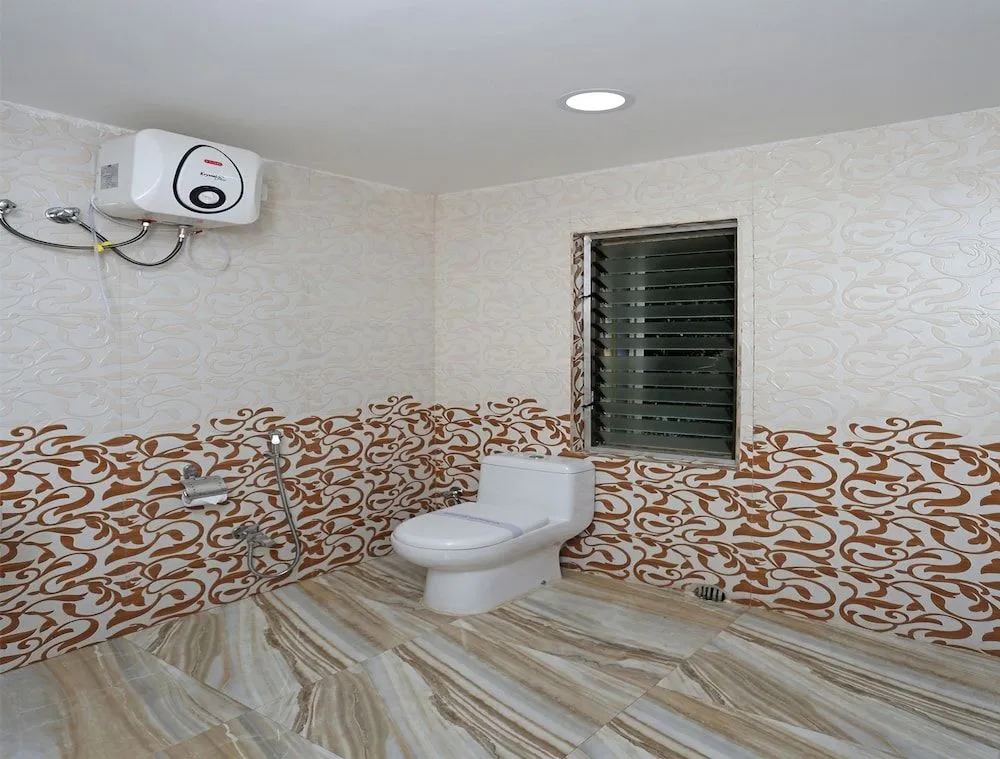 OYO 9855 Hotel Royal Suites