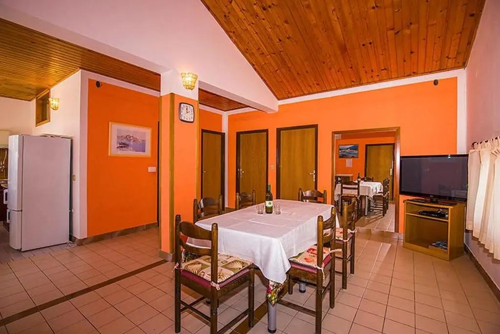 Beautiful apartment with back yard and terrace AE1259 - Apartments Vjenceslava XX