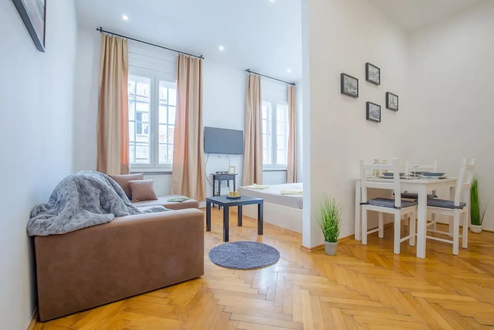 Real Apartments Zoltan