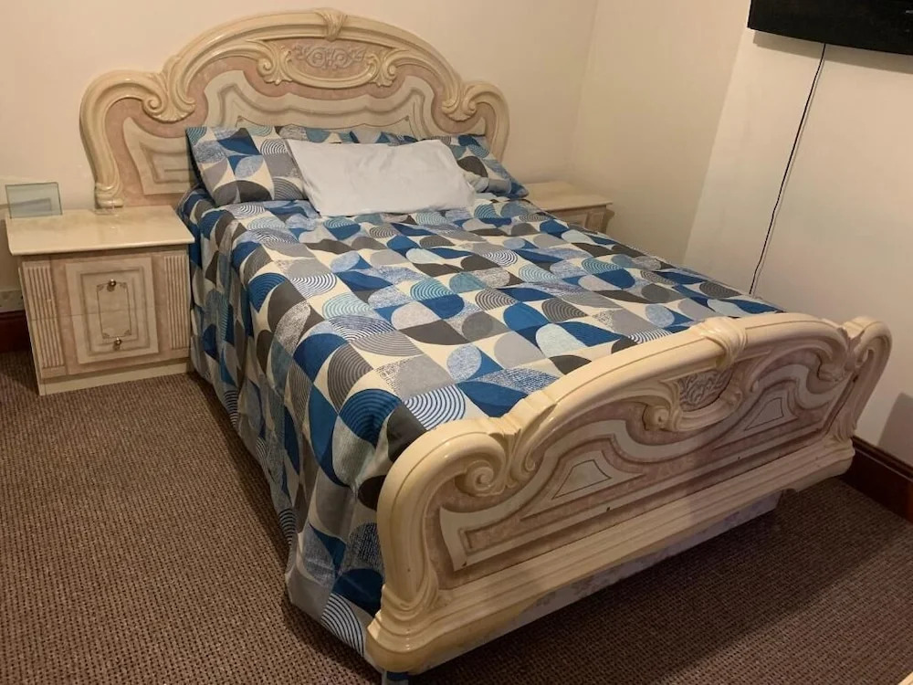 Busy Bee Guest House