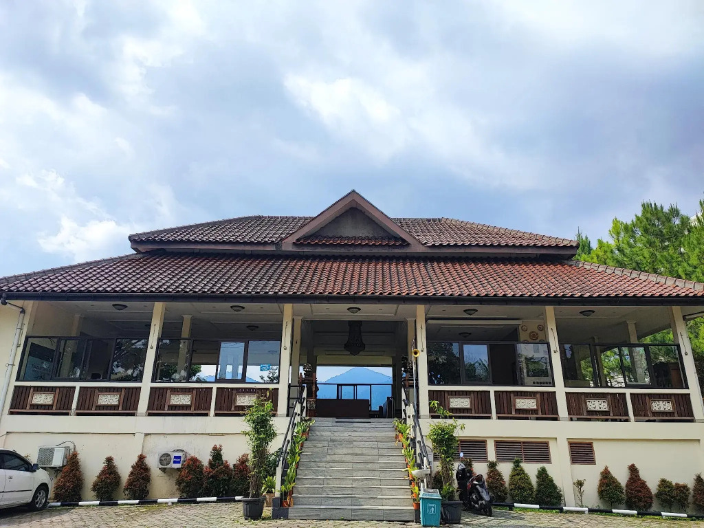 Taman Teratai Hotel