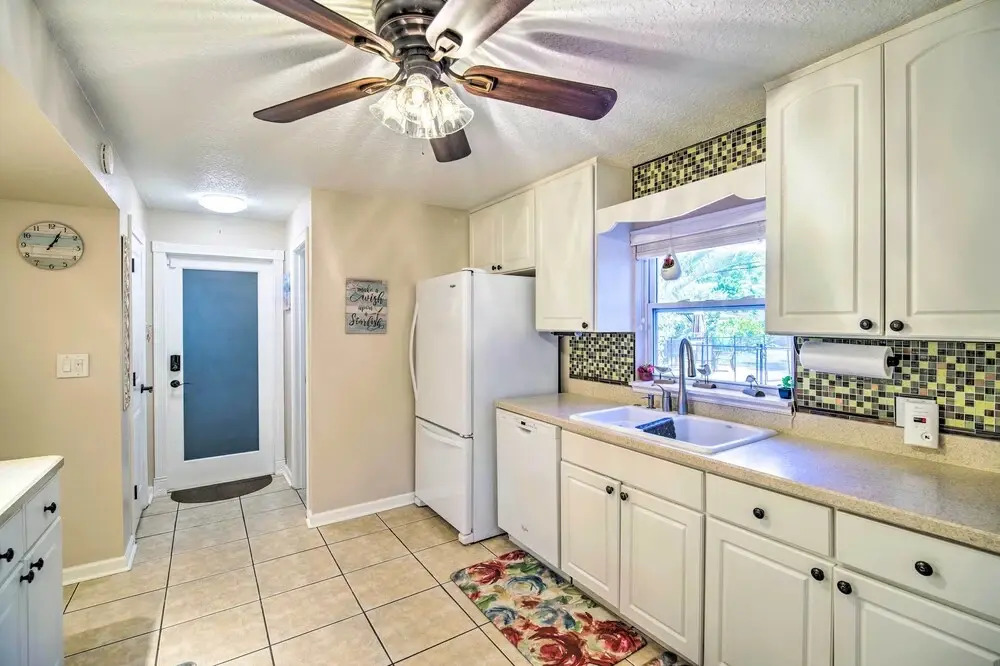 Spacious Satellite Beach Home: Walk to Shore!