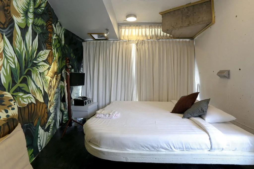 Mo rooms