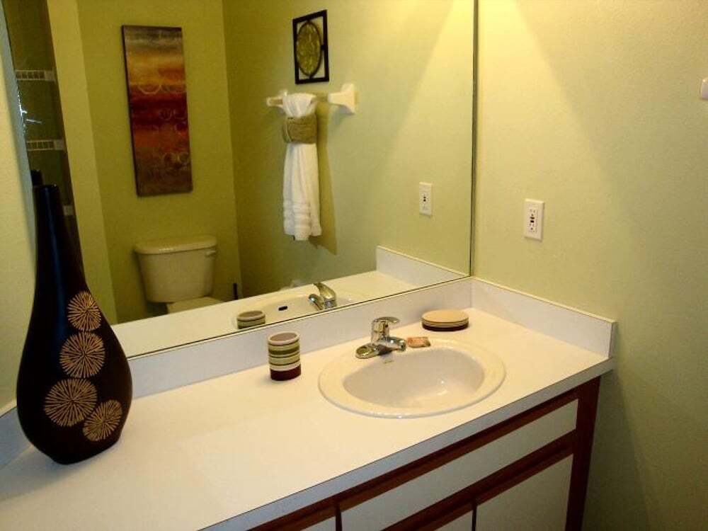 4 BR Town Home in Emerald Island