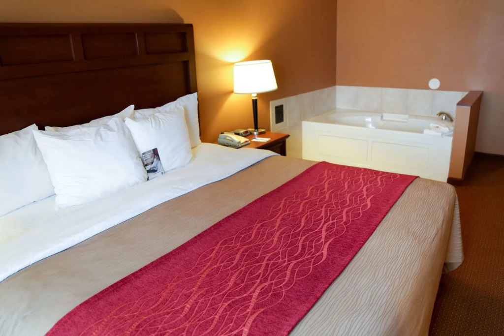 Comfort Inn & Suites Grinnell near I-80