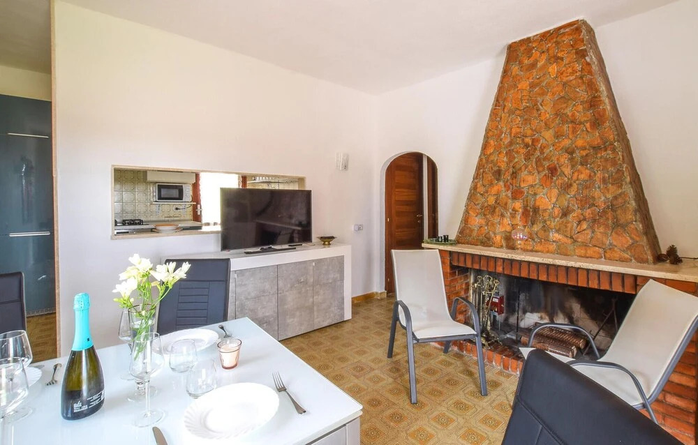 Amazing Home in Quartu Sant'elena With Wifi and 3 Bedrooms