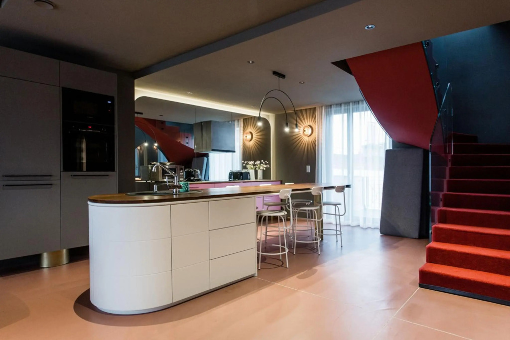 K52 luxury 4BDRM 4BTHRM apartment