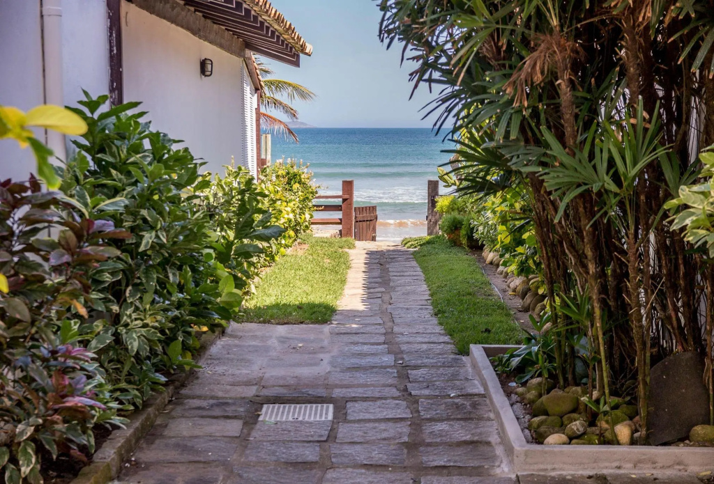Linda Casa em Condomínio Pé na Areia de Geribá Por Luxury Rentals
