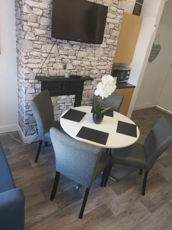 Hilltop Place Suites Flat Above 250