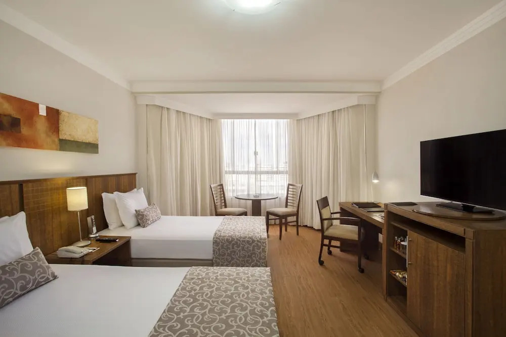 Naoum Plaza Hotel