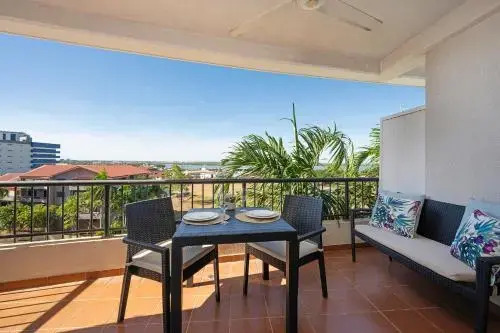 Horizons on Harry Chan Apartment