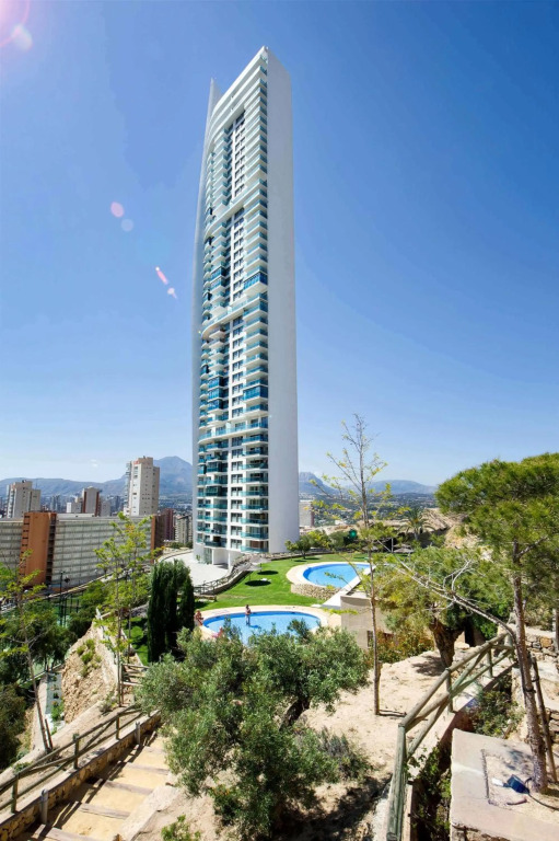 Two bedroom apartment with sea views - Floor 33