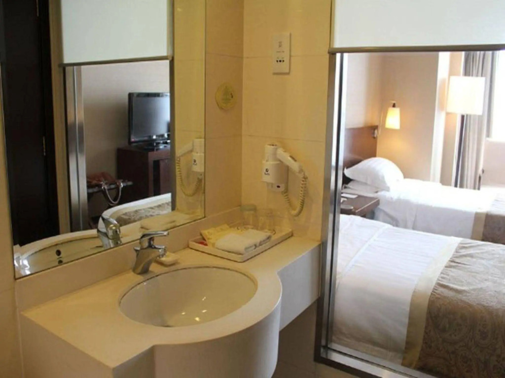 Dong Fang Hotel