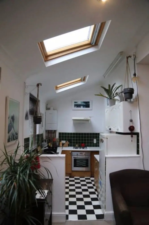 1 Bedroom Flat With Skylights Sleeps 2