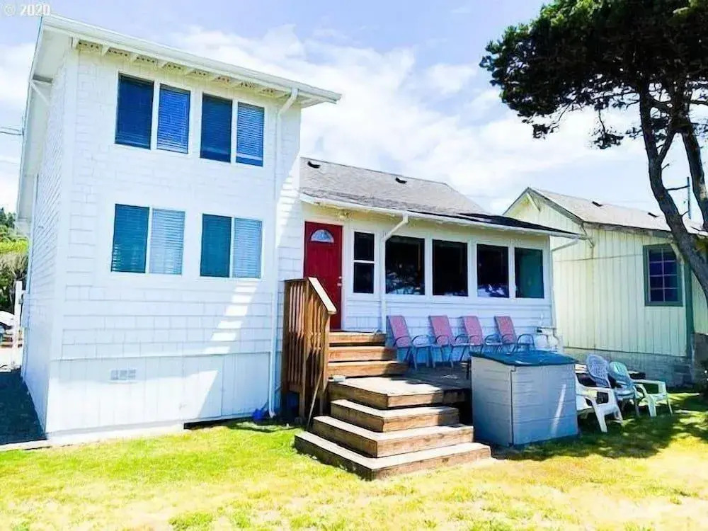 The Rockaway Beach Villa