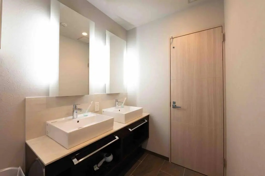 【603】新築130㎡新築貸切・おしゃれで全室.エアコン•シャワー•トイレ付