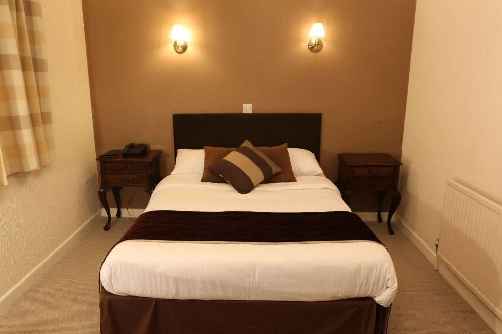 The Cedars Hotel, Loughborough