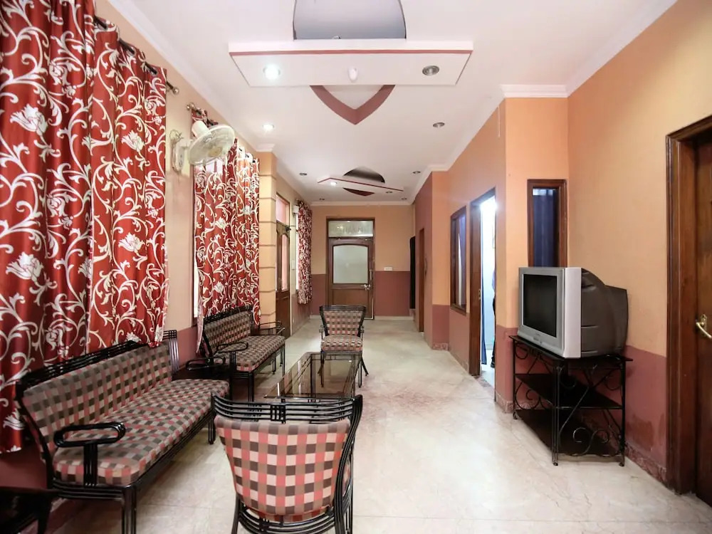 OYO 17381 Hotel City Look