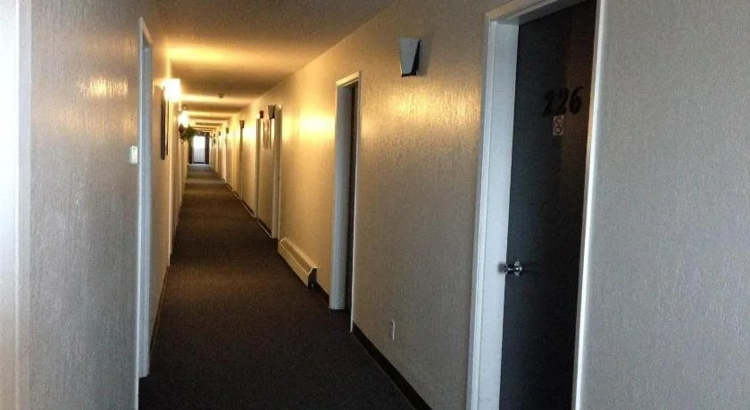 Plains Motor Inn