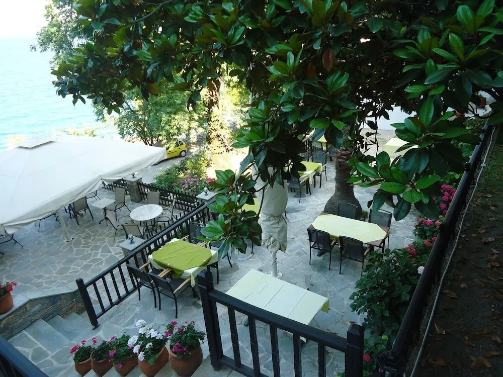 Eden Hotel